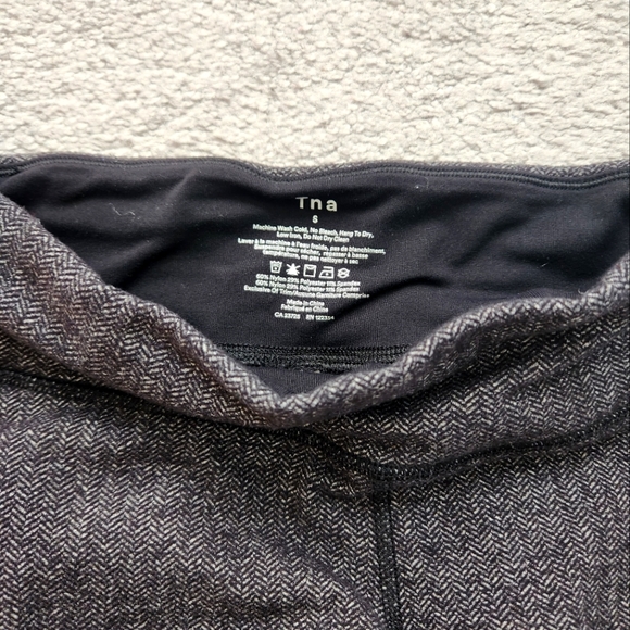Aritzia TNA Leggings size S - Picture 7 of 7